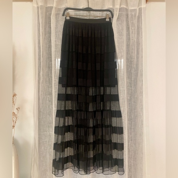 H&M Long Black Flowy Skirt - Picture 1 of 3